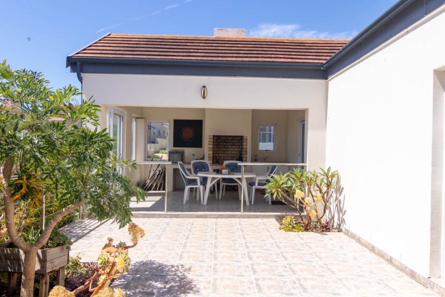 4 Bedroom Property for Sale in Velddrif Western Cape